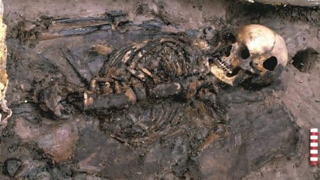 La mujer ejecutada hace más de 1.300 años en Londres y cuyos restos quedaban expuestos en la ribera del Támesis cuando había marea alta
