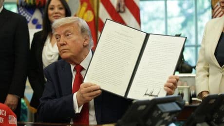 Trump amplía su ataque a las universidades con una orden para cambiar el sistema de acreditaciones
