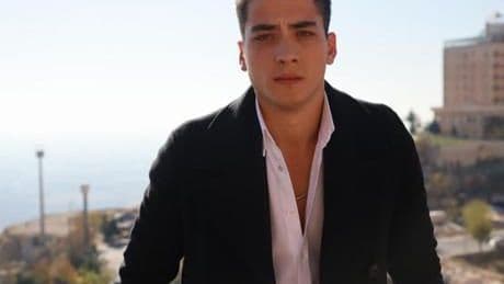 Uzak Şehir'in Kaya'sı Atakan Özkaya anlattı! 'Sette olmak en büyük motivasyon'