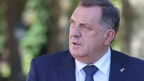 Bosnalı Sırp lider Milorad Dodik görevden alındı