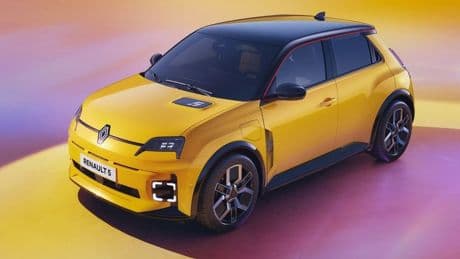 Renault, encaminada para cerrar 2025 en el podio de ventas español