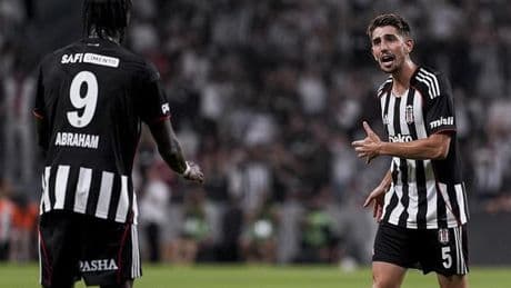Beşiktaş 3-2 St. Patrick’s Maç Özeti | Kartal, play-off'a kanat çırptı