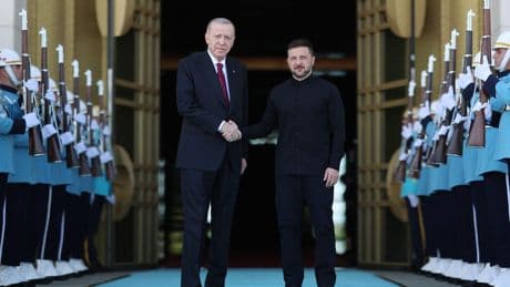Guerre en Ukraine, jour 1178 : réunion trilatérale à Istanbul, minces espoirs de progrès