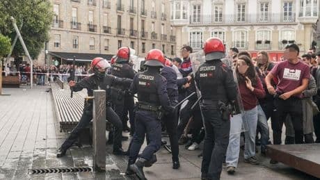 EH Bildu y Elkarrekin se niegan a condenar la «violenta» acampada de GKS en Vitoria