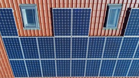 Einspeisevergütung: Solaranlagenbesitzer warten teils monatelang auf ihr Geld
