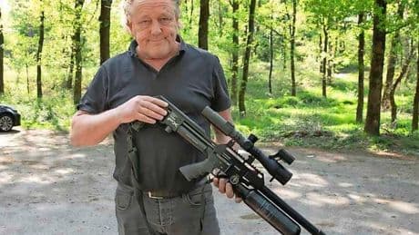 Rattenschutter Henk (58) is met zijn infrarood geweer de schrik van al het ongedierte: ’Het is begonnen als hobby’