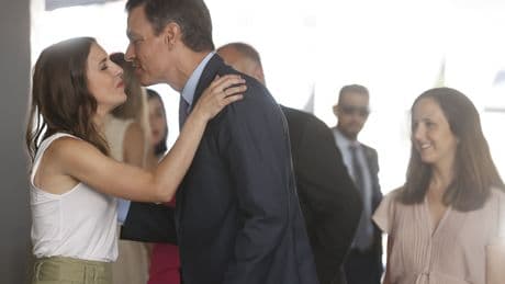 Silencio de Pedro Sánchez e Irene Montero ante el caso de la menor quemada en Las Palmas por un inmigrante ilegal