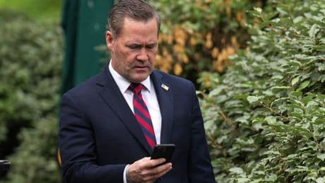 Le poids lourd de l’équipe Trump, Mike Waltz, rattrapé par le scandale du « Signalgate »