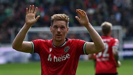 Für Kreisliga-Tribüne - 96 schenkt Halstenberg 170 Sitzschalen