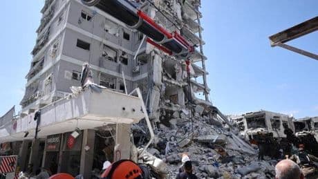 İran: İsrail saldırılarında 128 kişi öldü