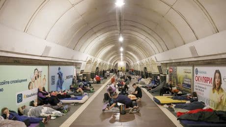 Guerre en Ukraine, jour 1251 : frappes russes massives, une base aérienne visée