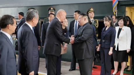 La hija y heredera potencial de Kim Jong-un acompaña al líder norcoreano en su visita a China