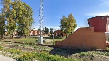 Intento de fuga en una cárcel de Cádiz: abre un agujero en su celda, se sube al tejado y amenaza con tirarse