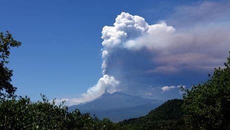 El Etna registra una nueva erupción