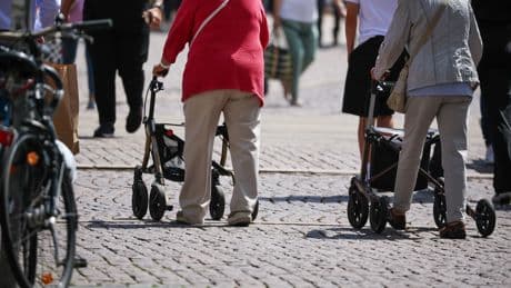 Rentenversicherungen im Test: Viele zahlen im Alter drauf