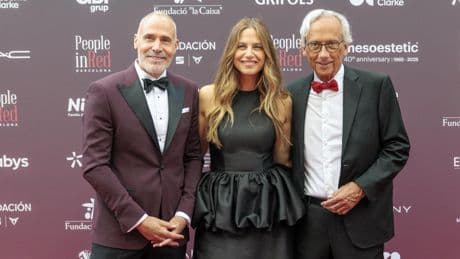 La alfombra solidaria de People in red Barcelona