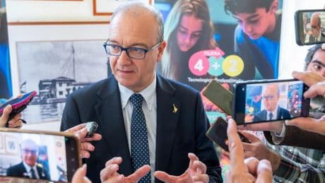 Scuola, Valditara sui compiti: “I docenti non esagerino, no a verifiche gravose”