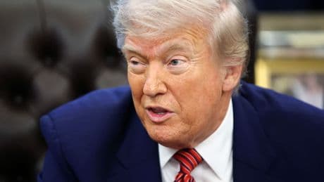 Trump maakt dreigement niet waar en stelt importheffingen EU uit