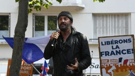 Francis Lalanne, chanteur et ex-candidat aux européennes, déclaré inéligible