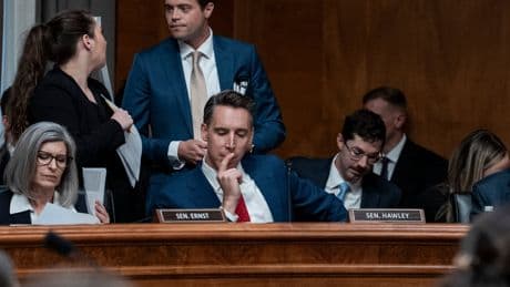 Bill Barring Stock Trading for Congress Advances With Trump Carveout