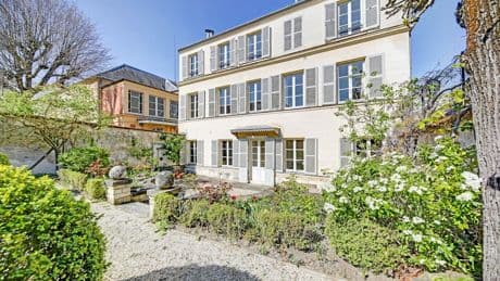 Et si vous deveniez propriétaire d’un hôtel XVIIe ou d’un ancien atelier d’artistes à Versailles ?