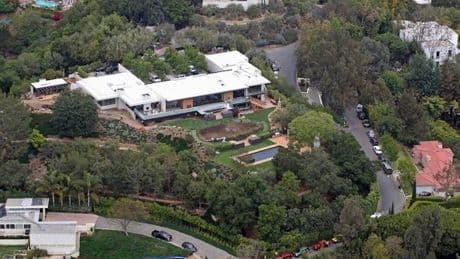 Jennifer Aniston's 'stalker' probed over 'bizarre' posts after breaching actress' mansion