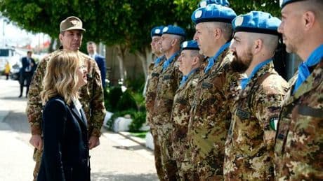 Israele, due giorni fa un rapporto dei Servizi aveva anticipato l'operazione. Meloni a Netanyahu: «Autodifesa legittima»