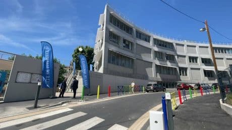 "Une ambassadrice du quartier": le groupe scolaire Saint-Louis-Gare inauguré à Marseille, symbole du vaste Plan écoles