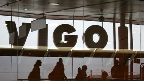 Las aerolíneas hacen su particular agosto ante el corte de la alta velocidad entre Galicia y Madrid
