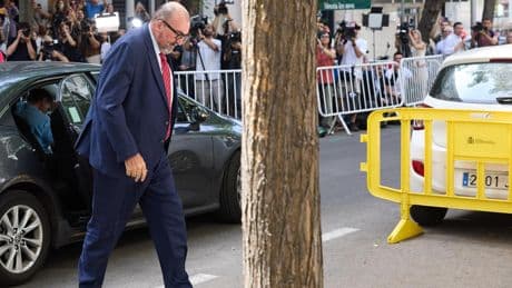 El juez ordena un análisis pericial de los audios incautados a Koldo García para saber "si están manipulados"