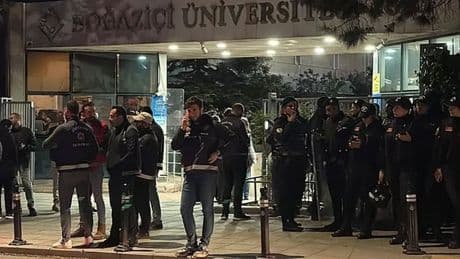 Boğaziçi Üniversitesi'ndeki protestolarda 6 öğrenci tutuklandı