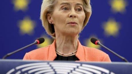 Affondo di Von der Leyen: "A volermi sfiduciare sono i burattini di Putin". La mozione spacca Ecr
