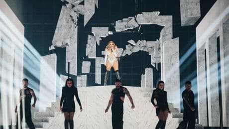 Un profesor de Britney Spears, el novio de Agoney... quienes son los bailarines de Melody en la final de Eurovisión