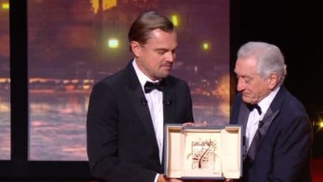 Cannes 2025: l'émotion de Robert De Niro, recevant une Palme d'or d'honneur des mains de Leonardo DiCaprio