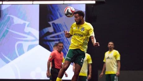 Cara para el equipo de Neymar y cruz para el de Agüero en la Kings League