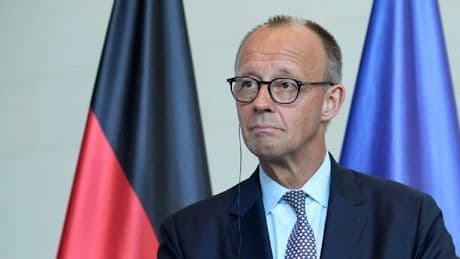 „Wirkt wie ein Anfänger“ – So schaut die internationale Presse auf die ersten 100 Tage Merz