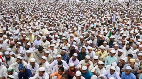Thousands of Islamists rally in Bangladesh against proposed changes to women's rights