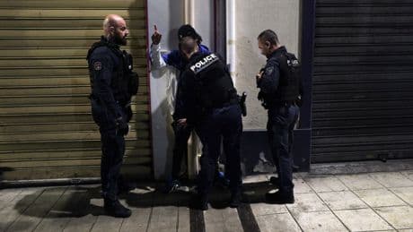 Violences urbaines : l'efficacité du couvre-feu pour mineurs difficile à mesurer