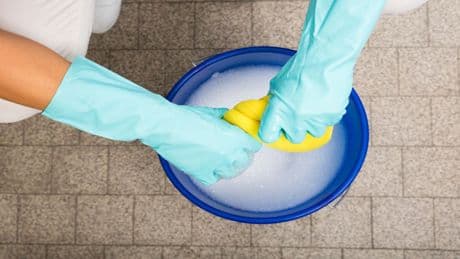 Zimt im Putzwasser: Was der ungewöhnliche Trick kann