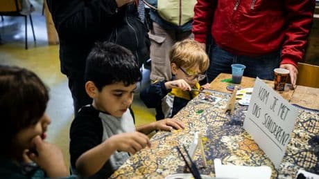 Kinderartsen bezorgd over zorg asielkinderen, 'soms is een kind opeens foetsie'