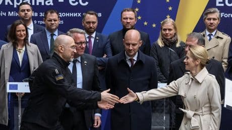 Guerre en Ukraine : l'UE va débloquer un milliard d'euros à partir d’avoirs russes gelés