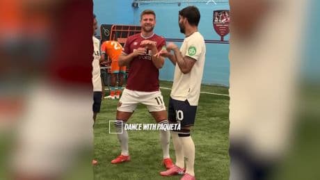 „So herrlich einen an der Waffel“ - Fans feiern super lustiges Füllkrug-Video
