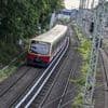 Frau stirbt bei Unfall durch herabstürzenden Baum: Berliner S-Bahn fährt nach sturmbedingtem Betriebsstopp wieder – weiter Ausfälle und Verspätungen