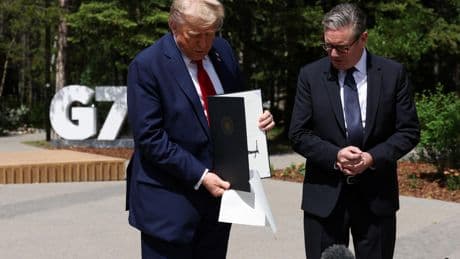 Droit de douane : Donald Trump et Keir Starmer signent un accord commercial lors du G7