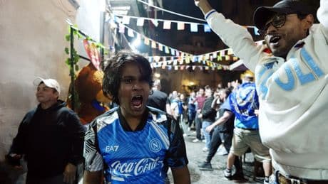 Nápoles tiene nuevo héroe, es español y ni siquiera juega ahí: "¡San Pedro! No lo olvidaremos"