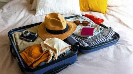 El error habitual que cometes al llegar al hotel y deshacer la maleta (y que deberías dejar de hacer de inmediato)