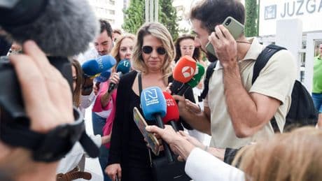 Begoña Gómez admite que su asesora hizo "favores" puntuales para su cátedra antes de que el juez tenga los correos de ambas