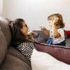 Keine Babysprache, keine Belehrungen: Wie wir sprechen sollten, um Kinder wirklich erreichen
