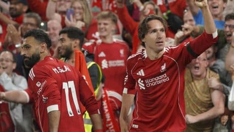 El Liverpool inicia la Premier ganando con un Ekitiké estelar y Chiesa de héroe