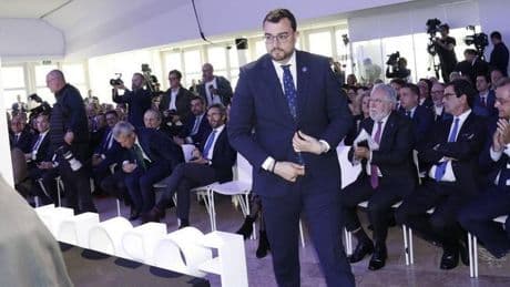 Barbón, sobre la filtración de mensajes privados de Sánchez: "Como abran conversaciones de Whatsapp de muchos de nosotros, a ver quién es el guapo que las resiste"